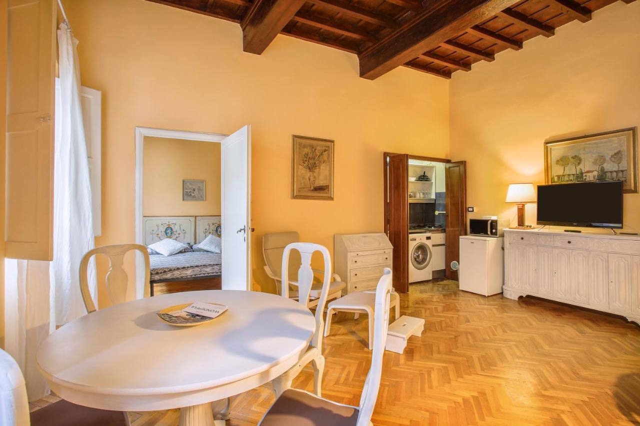“Gem In Luxurious Street” Wi-Fi Apartment Florence Exterior photo